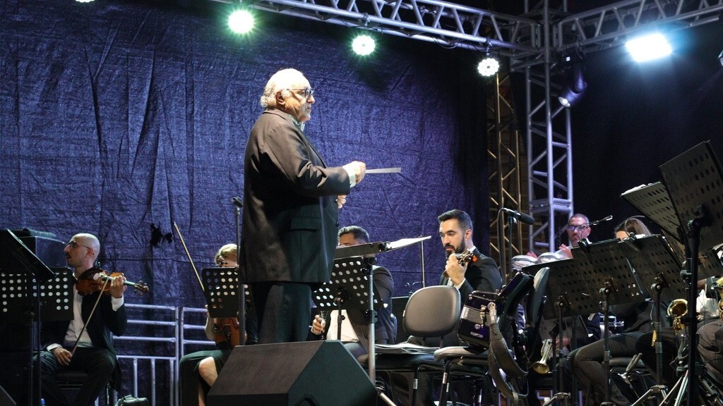 Natal 2025 em Aguaí reúne famílias com shows, luzes e casinha do Papai Noel